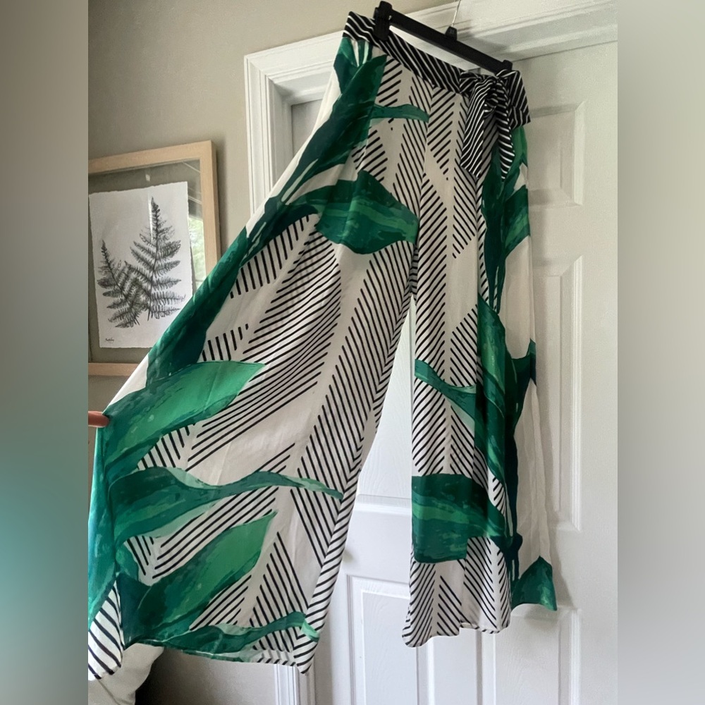 NWOT Vici Curaçao palazzo palm pants size L